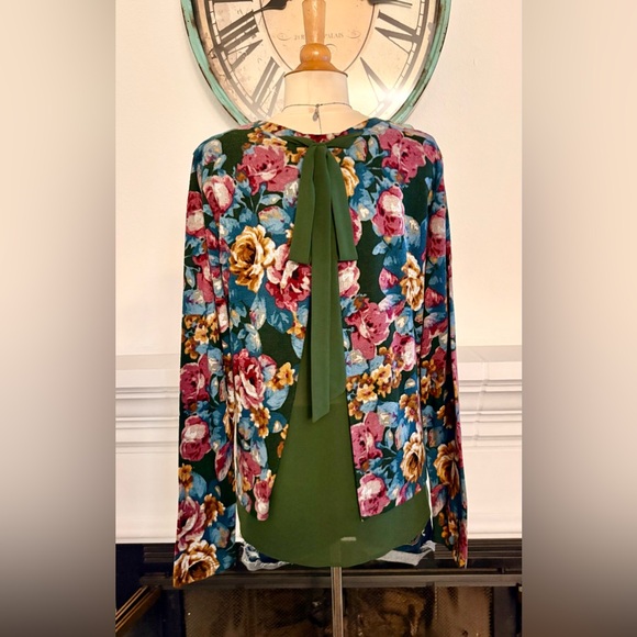 Bobeau Blue and Pink Floral Blouse - Picture 7 of 11